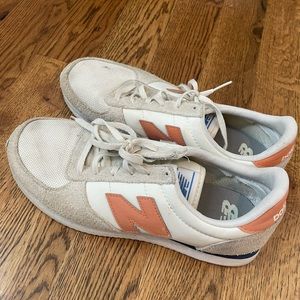 women’s new balance shoe!!